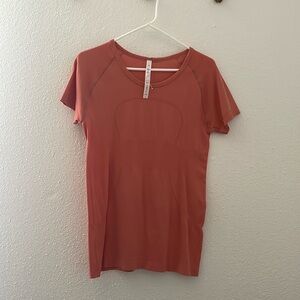 Lululemon Swiftly Tech Short Sleeve Size  8 Shirt peach orange coral